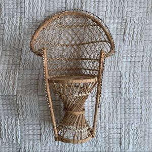 LIKE NEW MINI VINTAGE WICKER PEACOCK CHAIR PLANT CHAIR